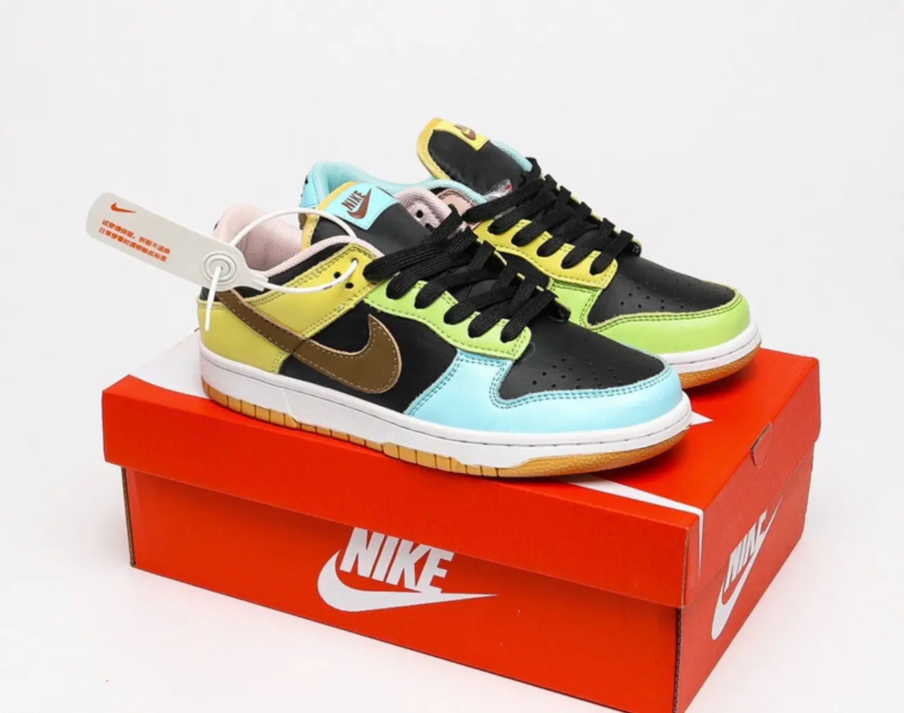 DUNK LOW SE ‘FREE.99 - BLACK’ Suace Drip