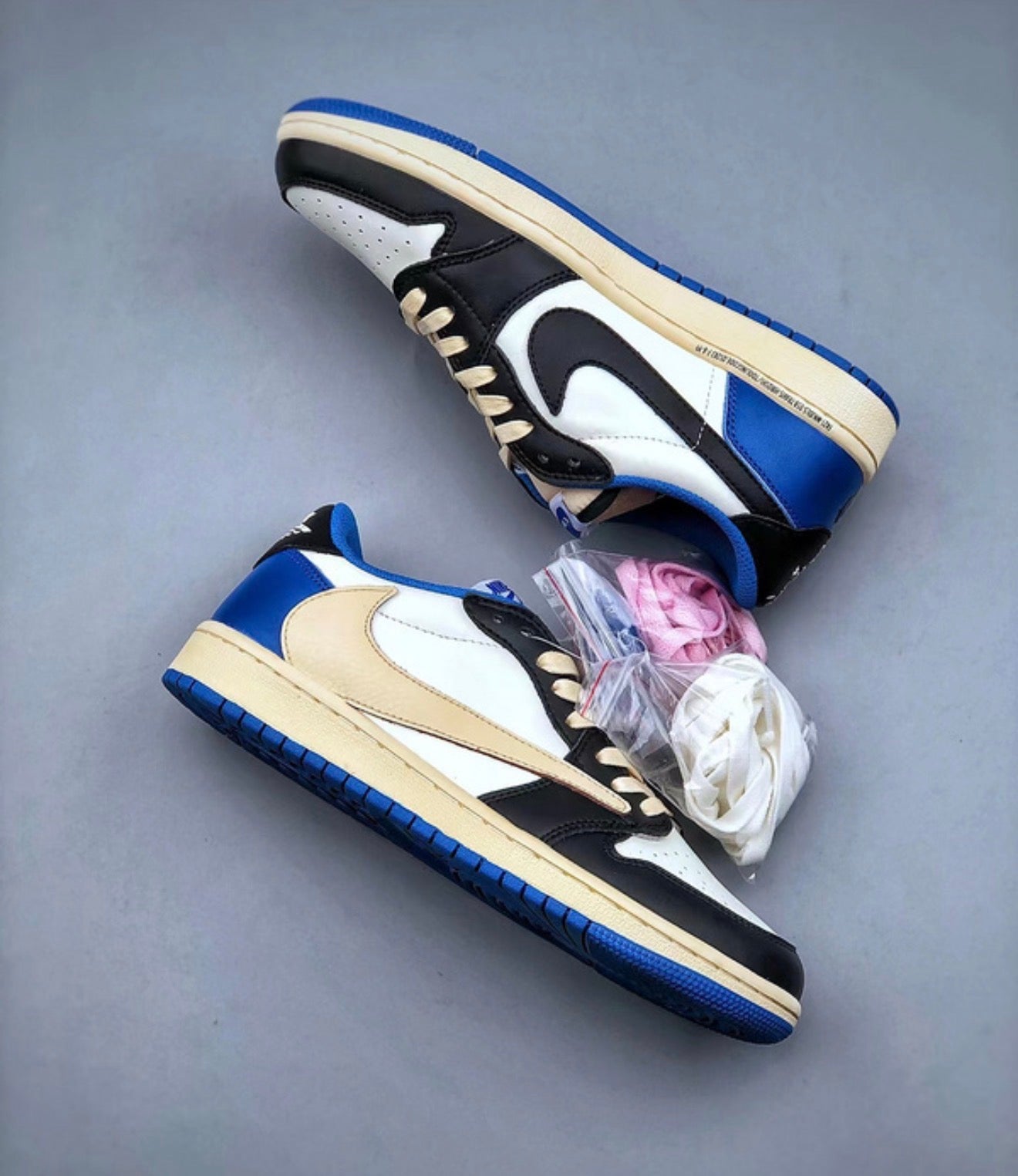 Travis scott x Fragment Design x Air Jordan 1 Low OG