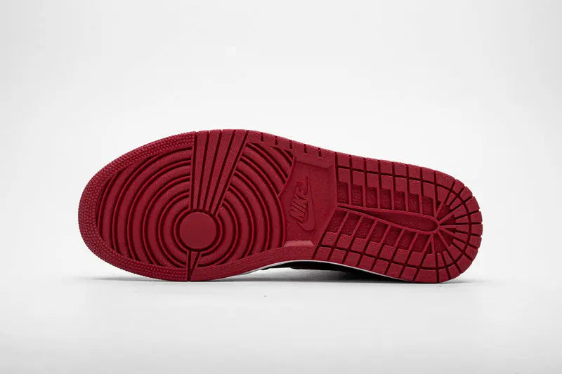 Air Jordan 1 Retro High OG "Banned Suace Drip