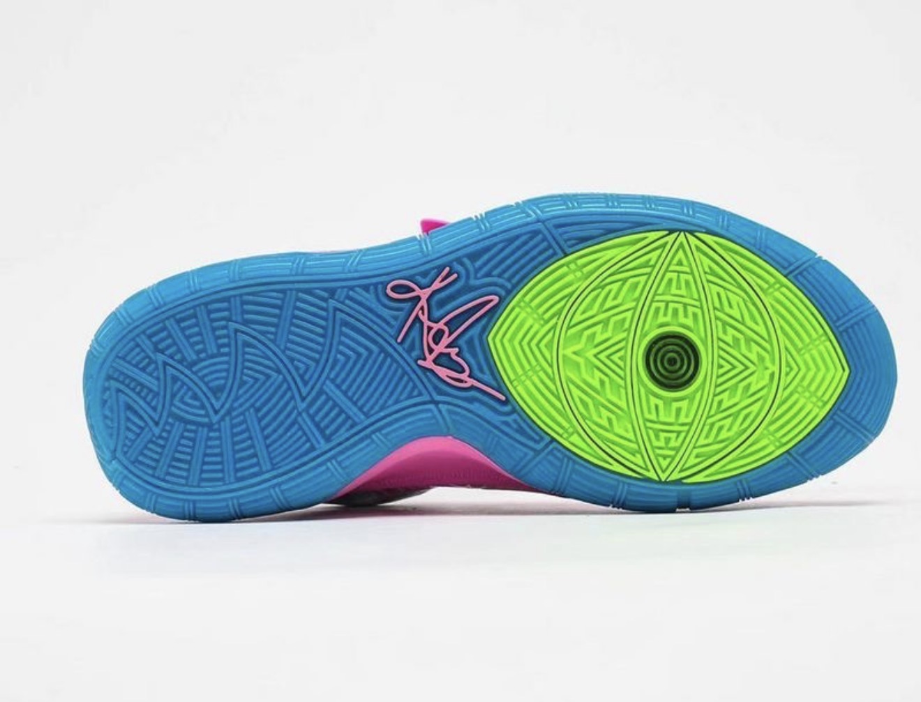 Kyrie 6 Pre-heat Tokyo