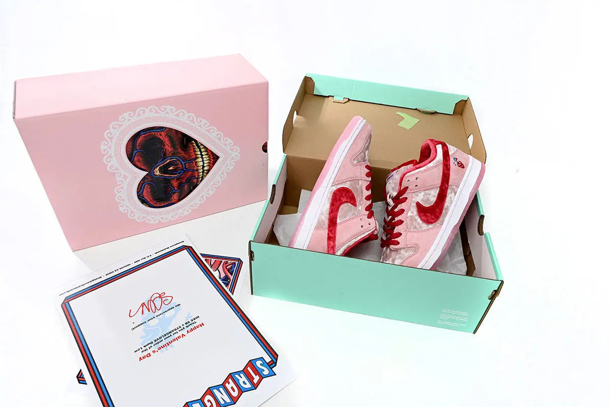Nike SB Dunk Low StrangeLove Skateboards Suace Drip