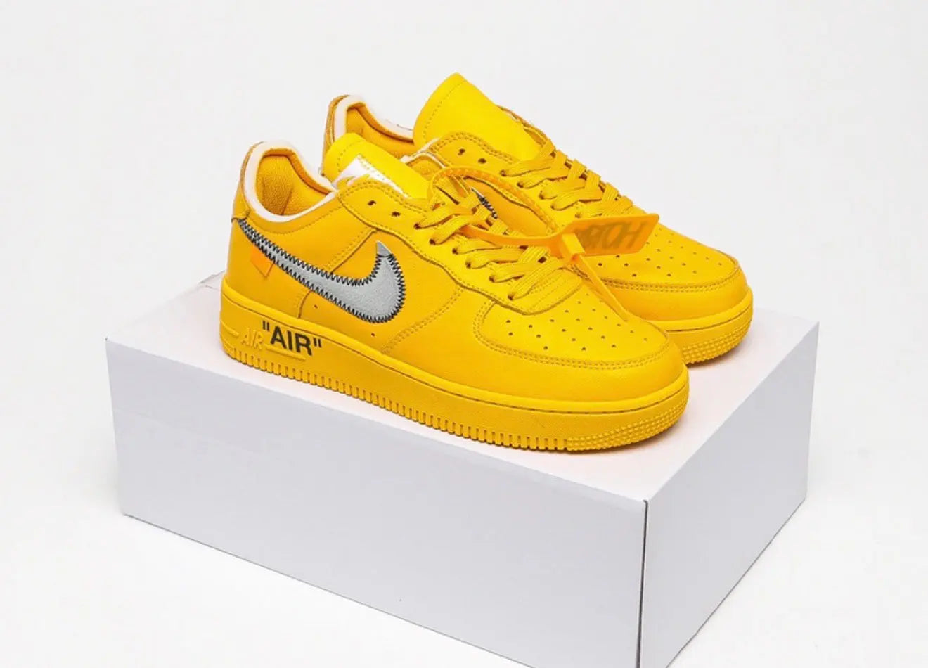 Off-White x Nike Air Force 1 Low "Lemonade" (University Gold). Suace Drip