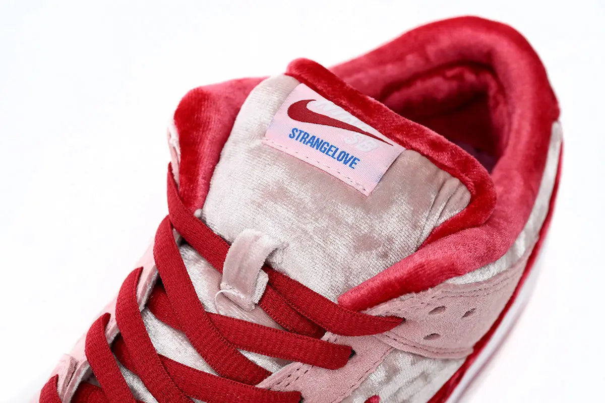 Nike SB Dunk Low StrangeLove Skateboards Suace Drip